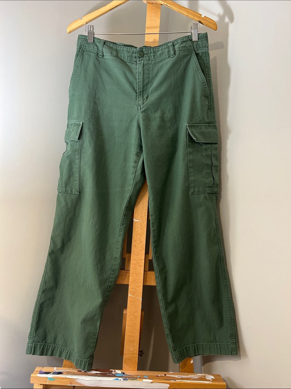 Uniqlo Olive Green Women's Cargo Pants Size M